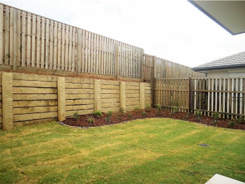 2/8  Wolseley Way, Upper Coomera QLD 4209