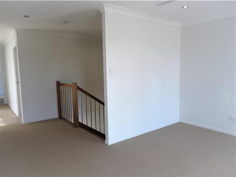 8  McWang Road, Pimpama QLD 4209