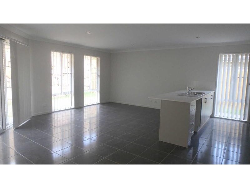 20 Vista Crescent, Pimpama QLD 4209