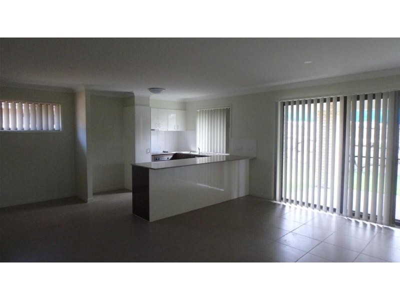 1  Maurie Pears Crescent, Pimpama QLD 4209