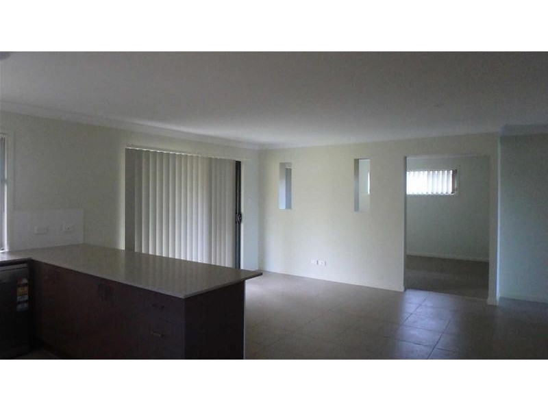 1  Maurie Pears Crescent, Pimpama QLD 4209