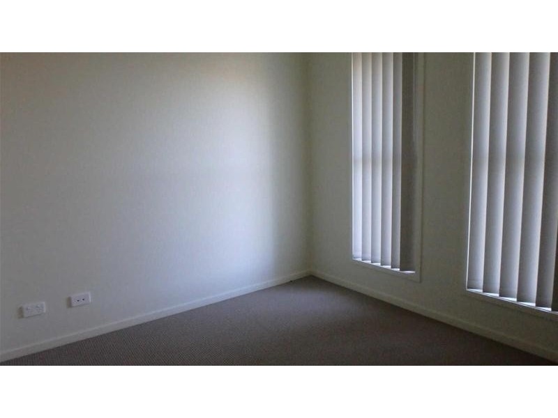 1  Maurie Pears Crescent, Pimpama QLD 4209