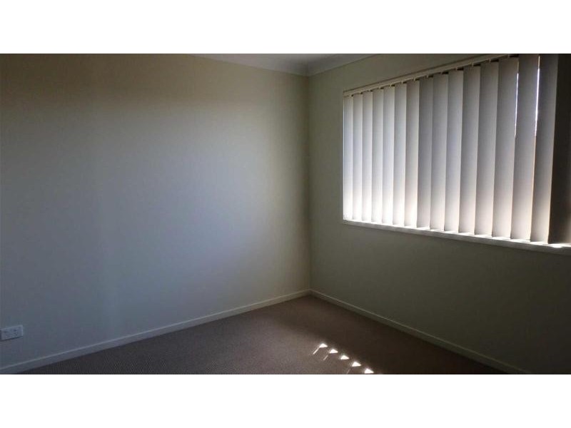 1  Maurie Pears Crescent, Pimpama QLD 4209