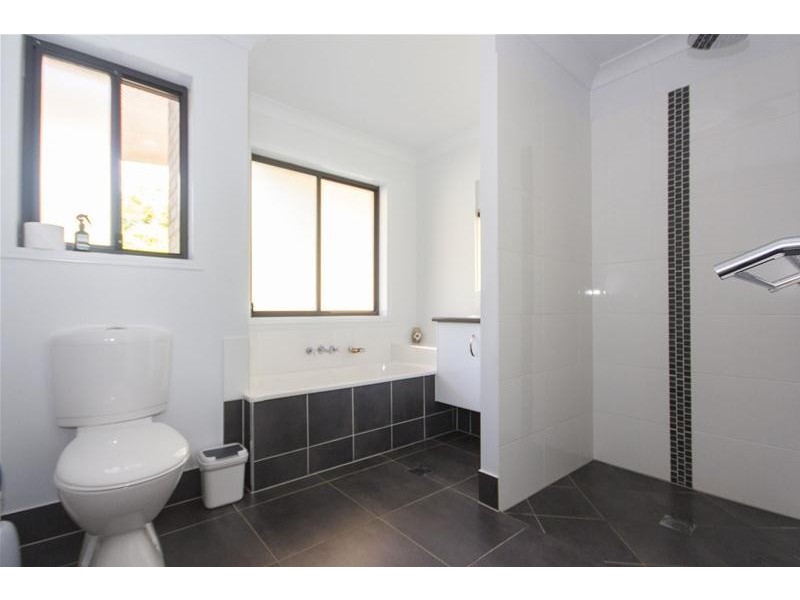 14 Pinnacle Drive, Wongawallan QLD 4210