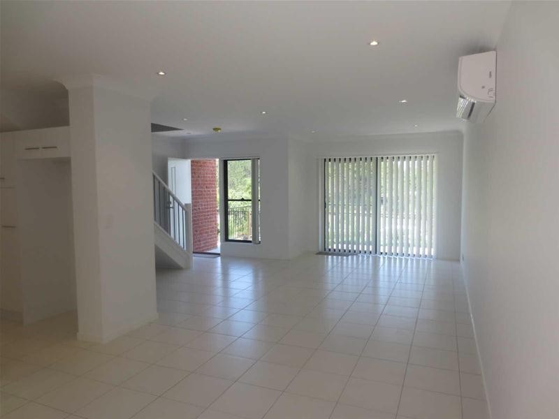 4/33  Chrome Drive Oreland Estate, Pimpama QLD 4209