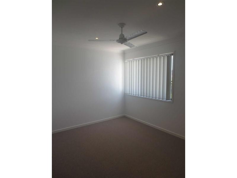 4/33  Chrome Drive Oreland Estate, Pimpama QLD 4209