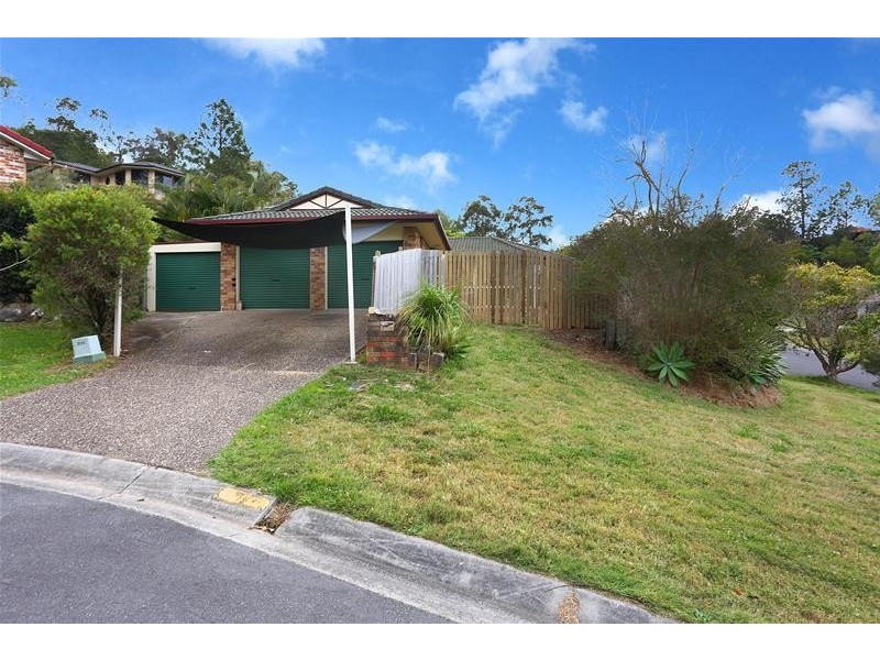 1 Atoll Court, Pacific Pines QLD 4211