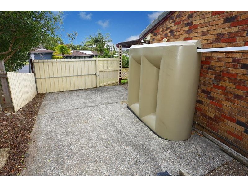 1 Atoll Court, Pacific Pines QLD 4211