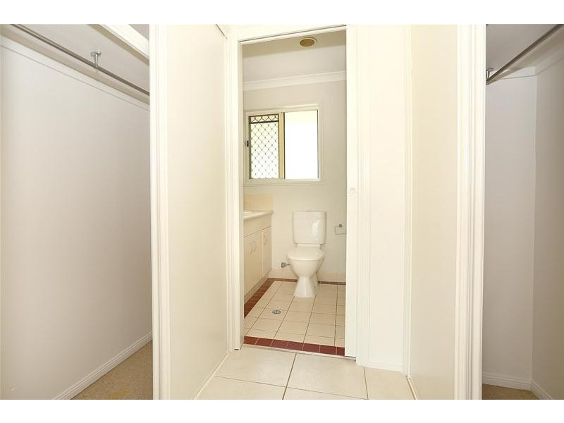 1 Atoll Court, Pacific Pines QLD 4211