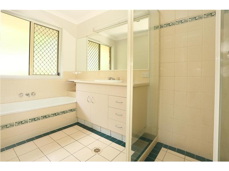 1 Atoll Court, Pacific Pines QLD 4211