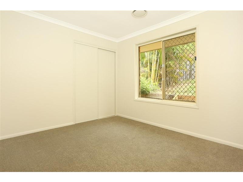 1 Atoll Court, Pacific Pines QLD 4211