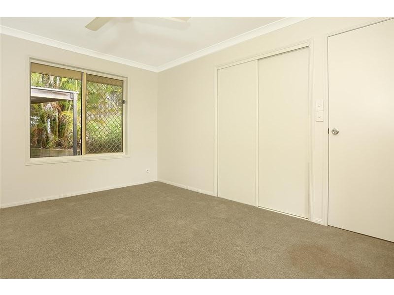 1 Atoll Court, Pacific Pines QLD 4211