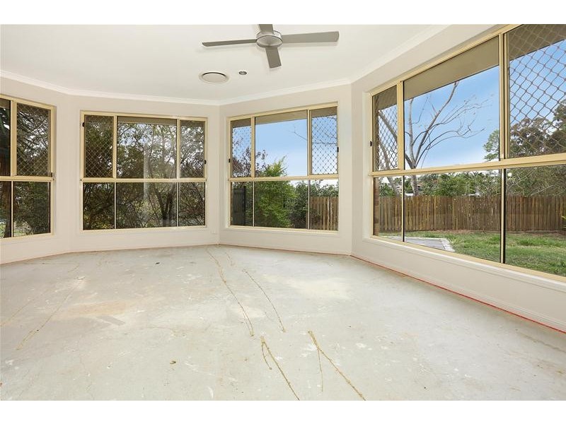 1 Atoll Court, Pacific Pines QLD 4211