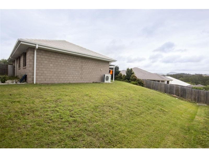 12 Sapphire Place, Pimpama QLD 4209
