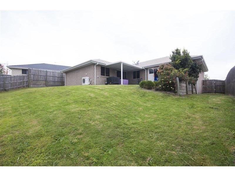 12 Sapphire Place, Pimpama QLD 4209