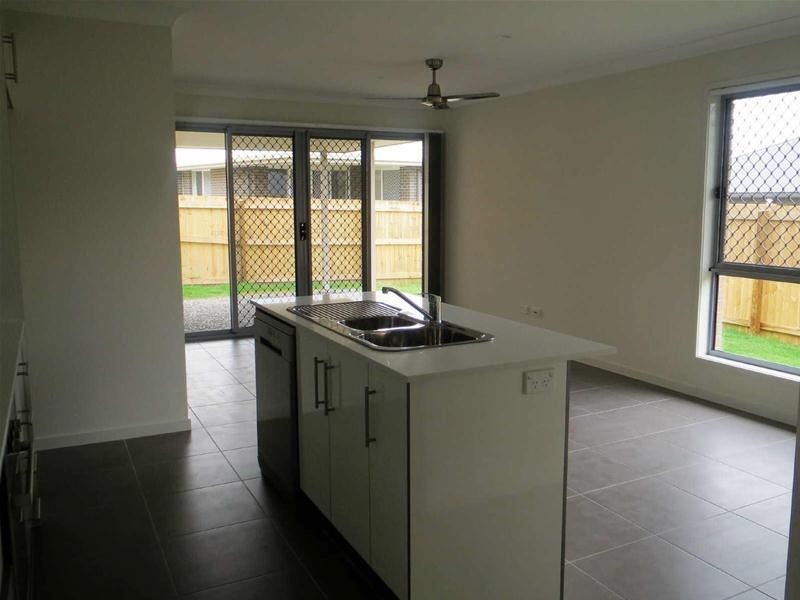 70  Edgeware Road, Pimpama QLD 4209