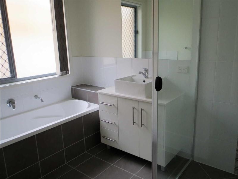 70  Edgeware Road, Pimpama QLD 4209