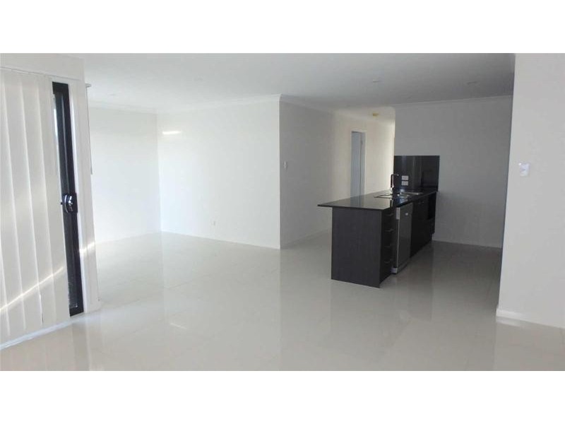 9  Sky Crescent, Pimpama QLD 4209