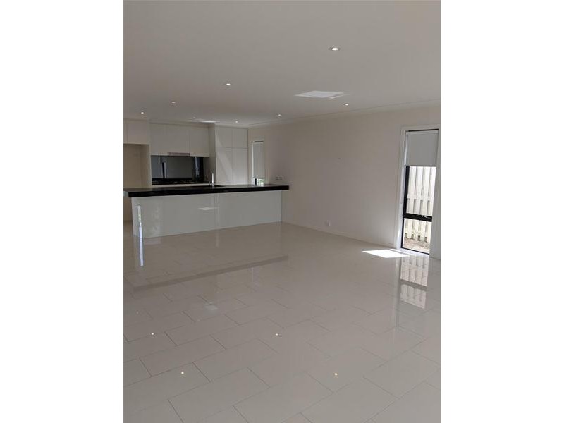 13 Altitude Drive, Pimpama QLD 4209