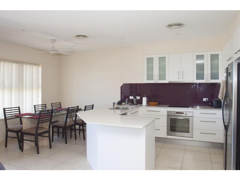 2/22 Beatty Street, Southport QLD 4215