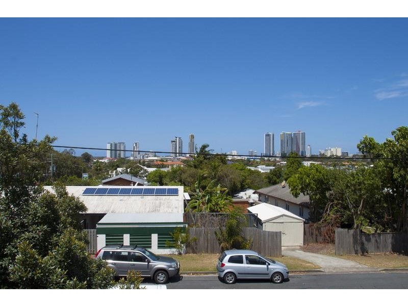 2/22 Beatty Street, Southport QLD 4215