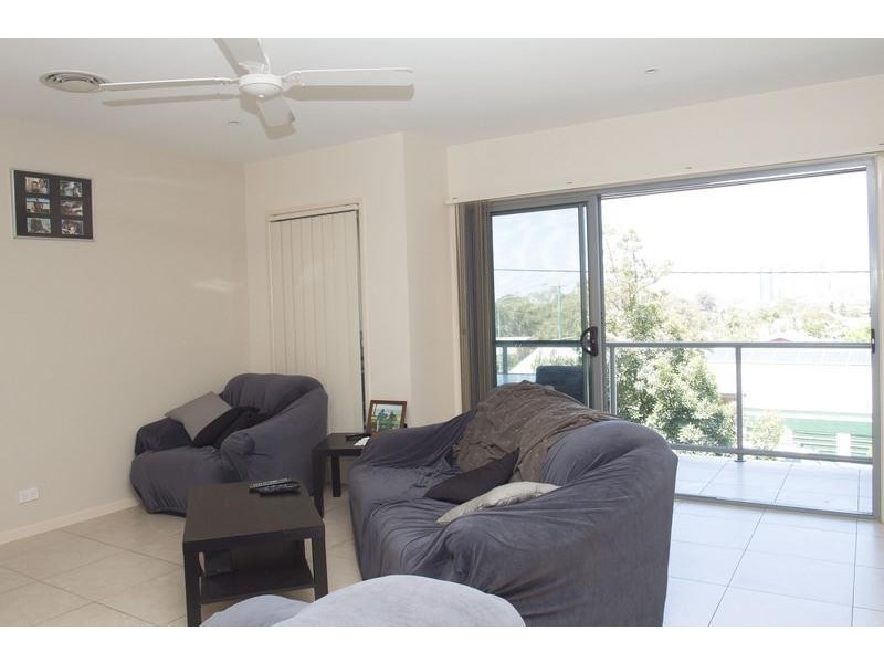 2/22 Beatty Street, Southport QLD 4215