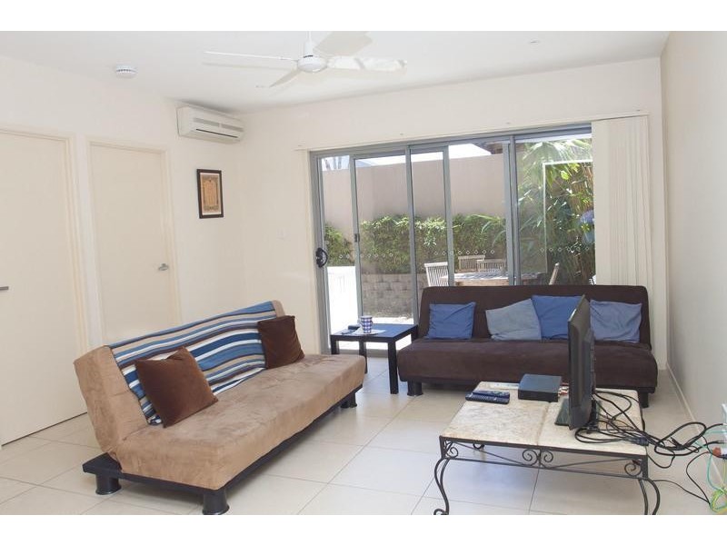 2/22 Beatty Street, Southport QLD 4215