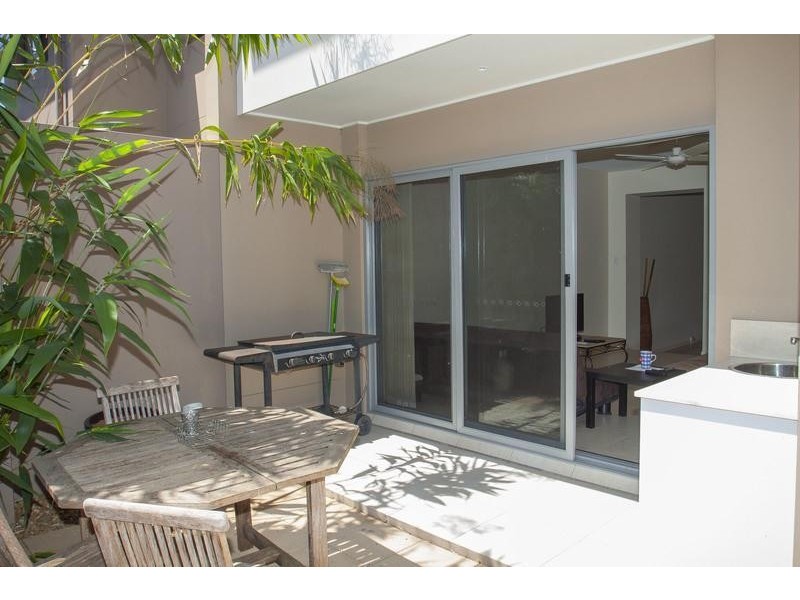 2/22 Beatty Street, Southport QLD 4215