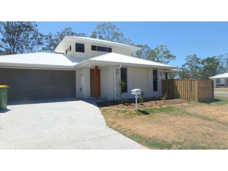 1  Sandalwood Street (24 Hollyoak Crescent), Pimpama QLD 4209