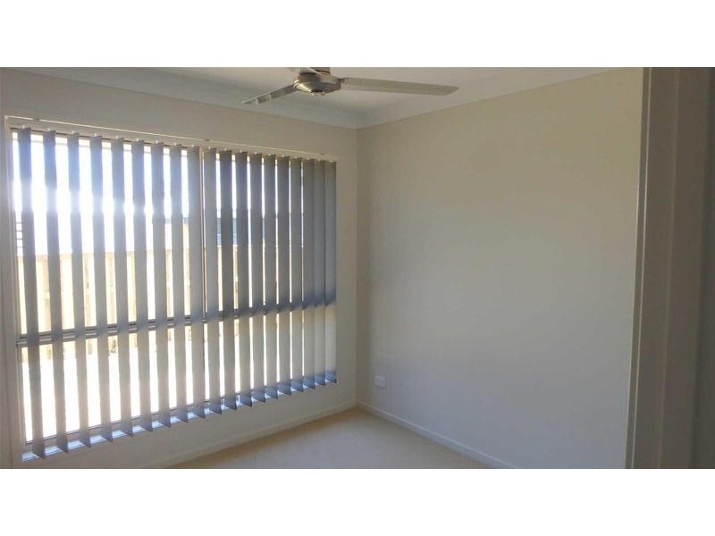 1  Sandalwood Street (24 Hollyoak Crescent), Pimpama QLD 4209