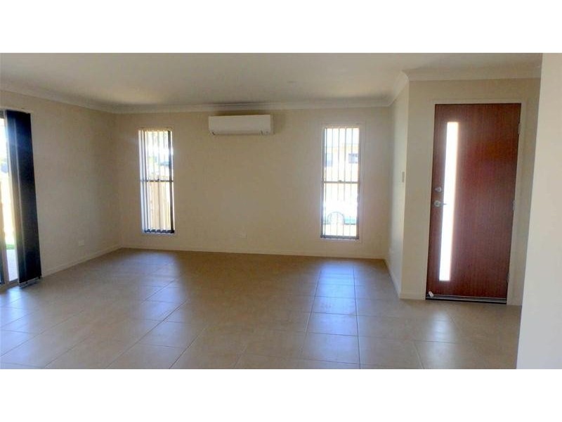 1  Sandalwood Street (24 Hollyoak Crescent), Pimpama QLD 4209