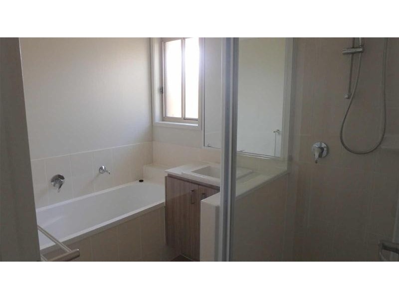 1  Sandalwood Street (24 Hollyoak Crescent), Pimpama QLD 4209