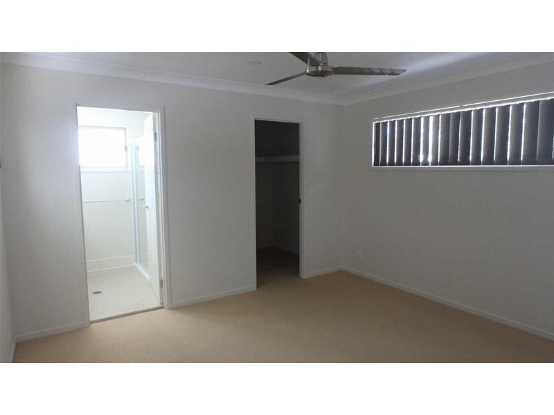 1  Sandalwood Street (24 Hollyoak Crescent), Pimpama QLD 4209