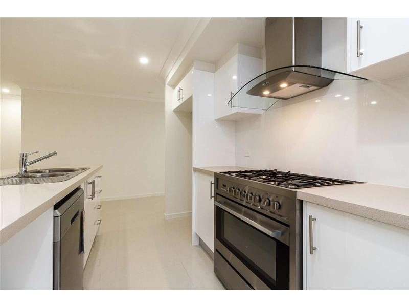 62 Pepper Tree Drive, Holmview QLD 4207