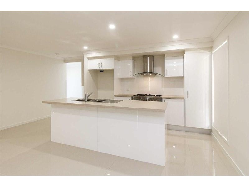 62 Pepper Tree Drive, Holmview QLD 4207