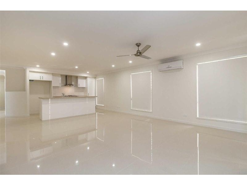 62 Pepper Tree Drive, Holmview QLD 4207