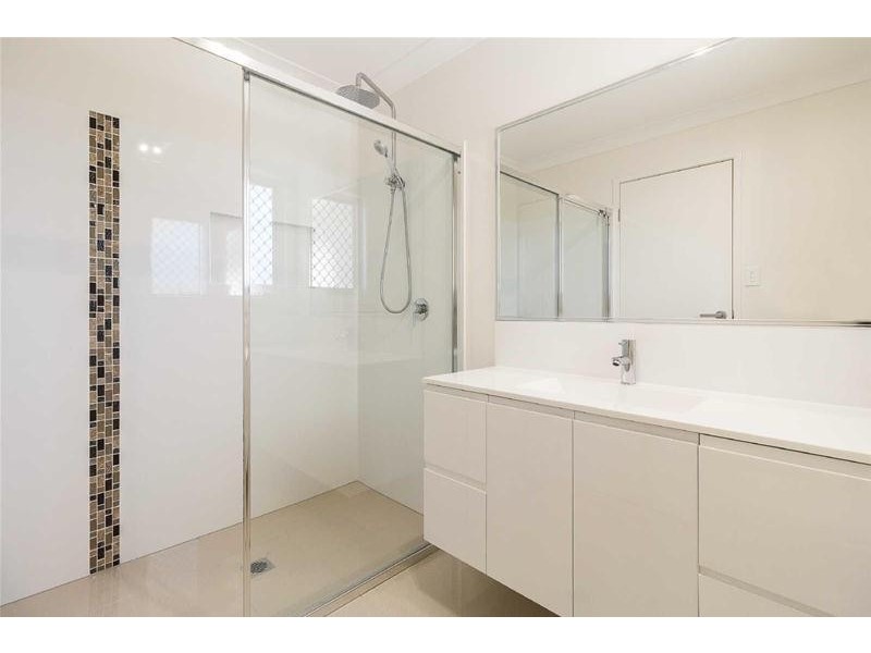 62 Pepper Tree Drive, Holmview QLD 4207