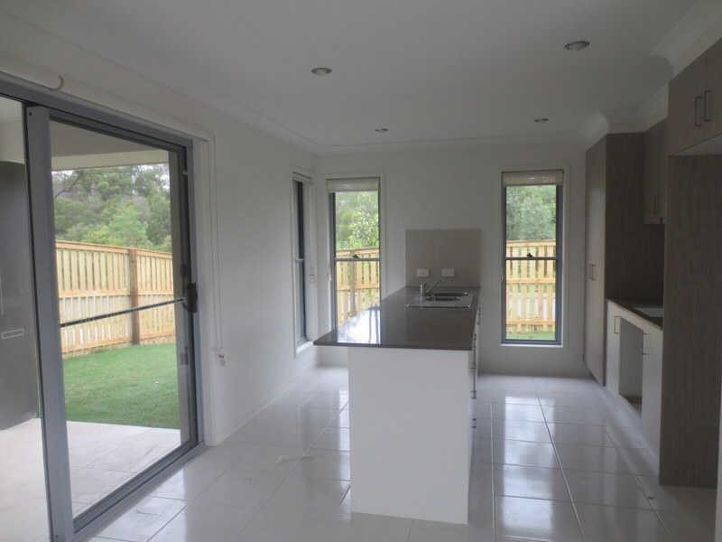 2/24  Cirrus Way, Coomera QLD 4209