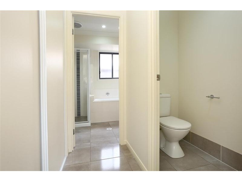 13 Damian Leeding Way, Upper Coomera QLD 4209