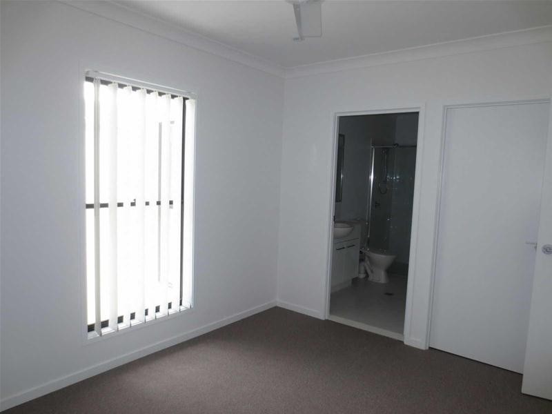 2/17  Chrome Drive “Oreland Estate”, Pimpama QLD 4209