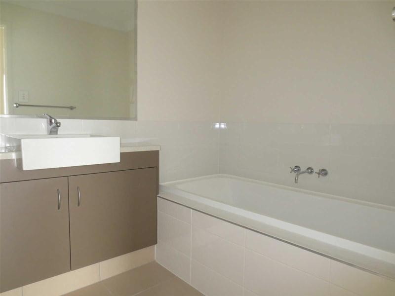 24  Milly Circuit, Ormeau QLD 4208