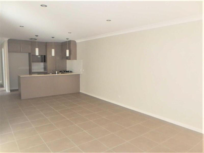 2/12  Dorretti Cct -Lot 304- Coomera Retreat Estate, Upper Coomera QLD 4209