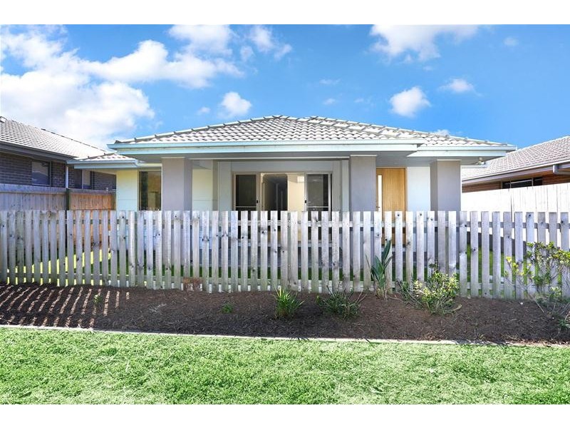 7 Damian Leeding Way, Upper Coomera QLD 4209