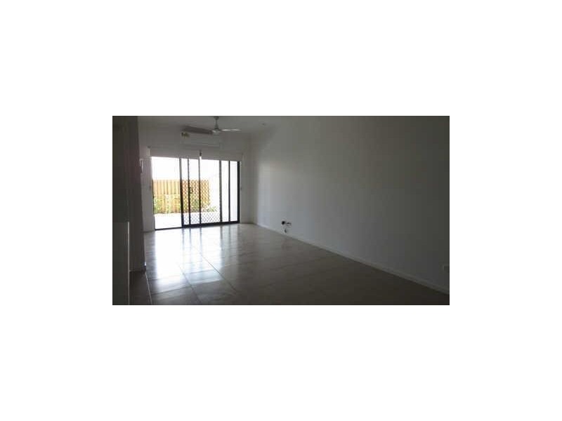 2/36  Gullwing Drive, Upper Coomera QLD 4209