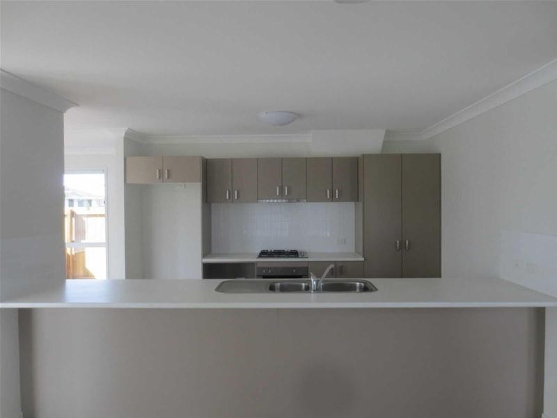 6  Charles Avenue (1 John Crescent), Pimpama QLD 4209