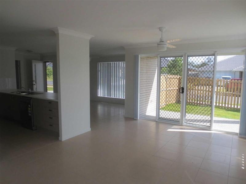 6  Charles Avenue (1 John Crescent), Pimpama QLD 4209