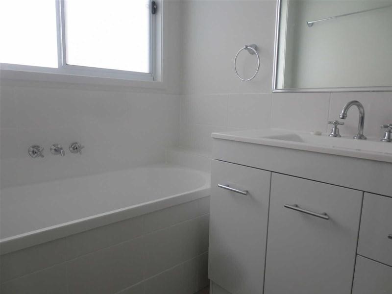 6  Charles Avenue (1 John Crescent), Pimpama QLD 4209