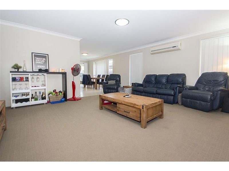 11 McLachlan Circuit, Willow Vale QLD 4209