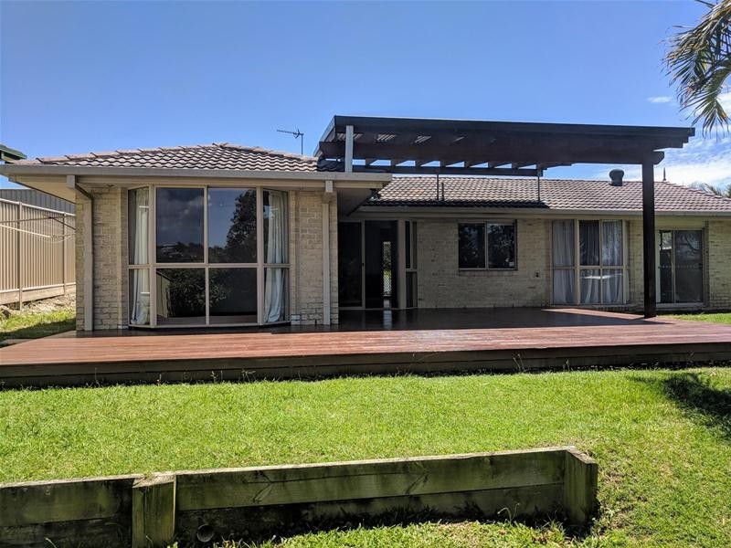 9  Edgemount Court, Oxenford QLD 4210