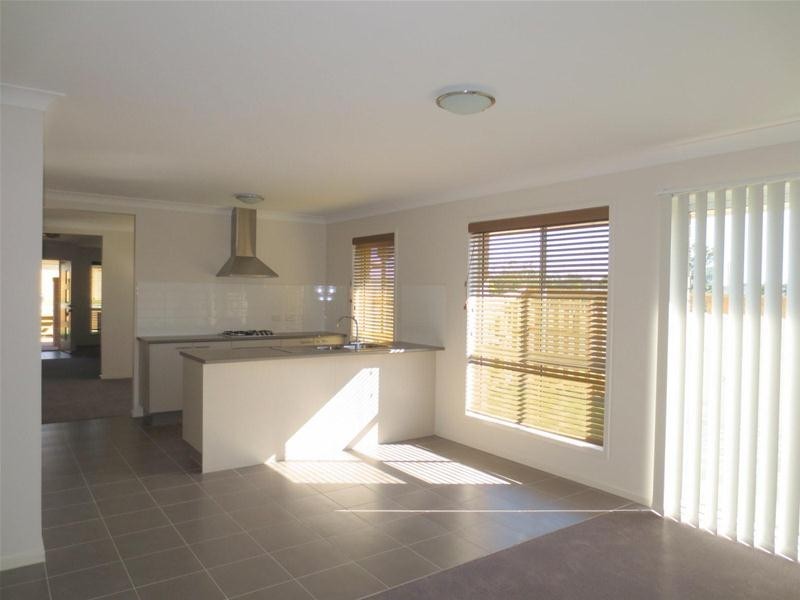 13 Carnarvon Court, Pimpama QLD 4209